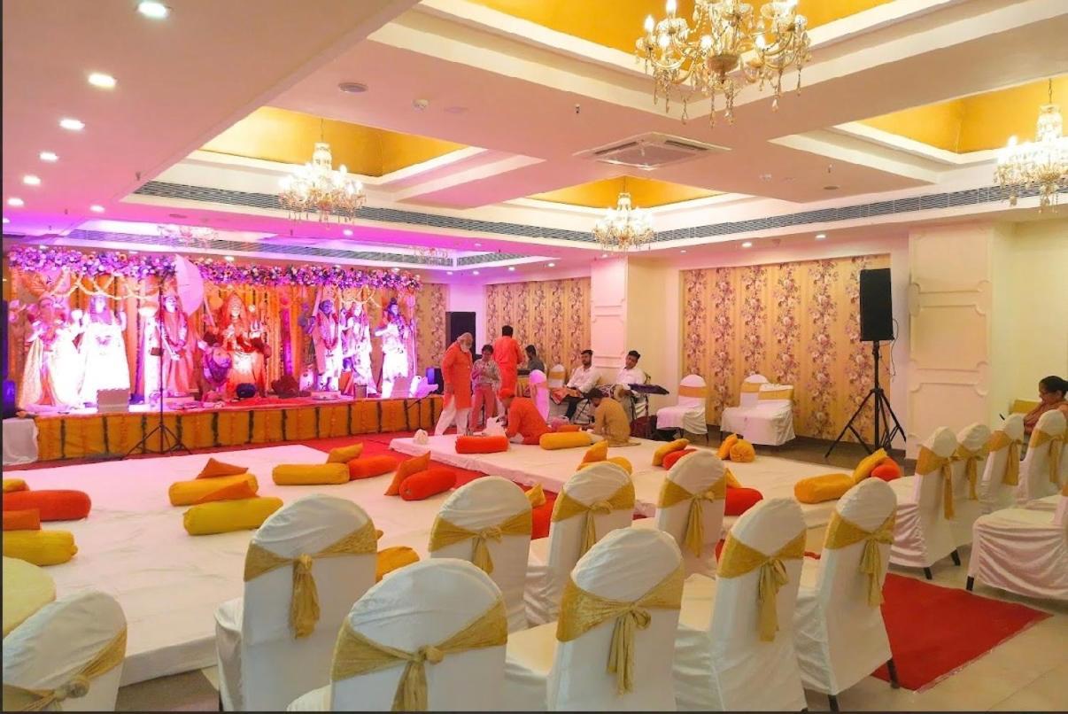 Madhuban Hotel , New Delhi Bagian luar foto