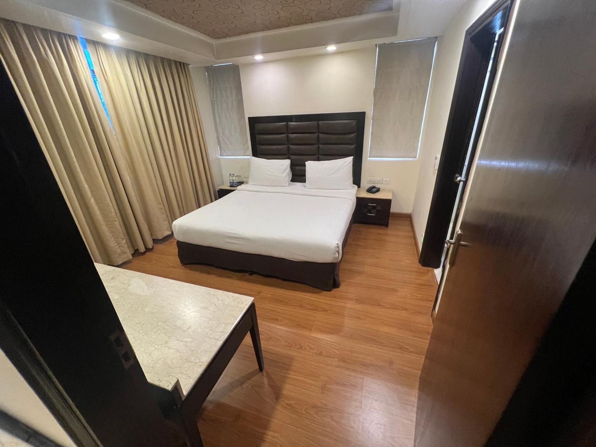 Madhuban Hotel , New Delhi Bagian luar foto